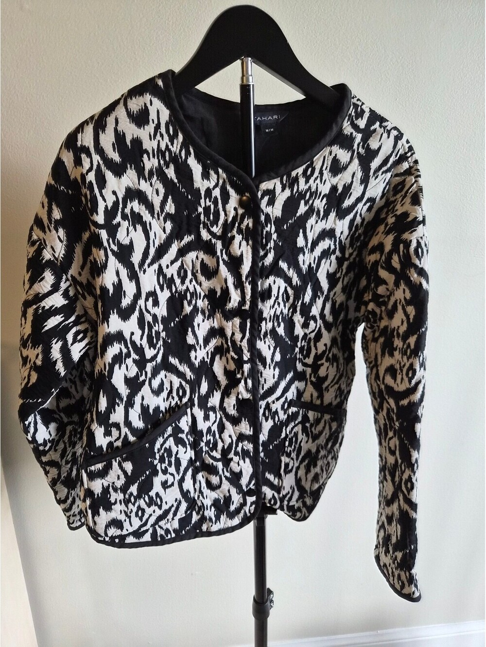 Tahari Black and White Animal Print Cardigan Jacket Medium 0266